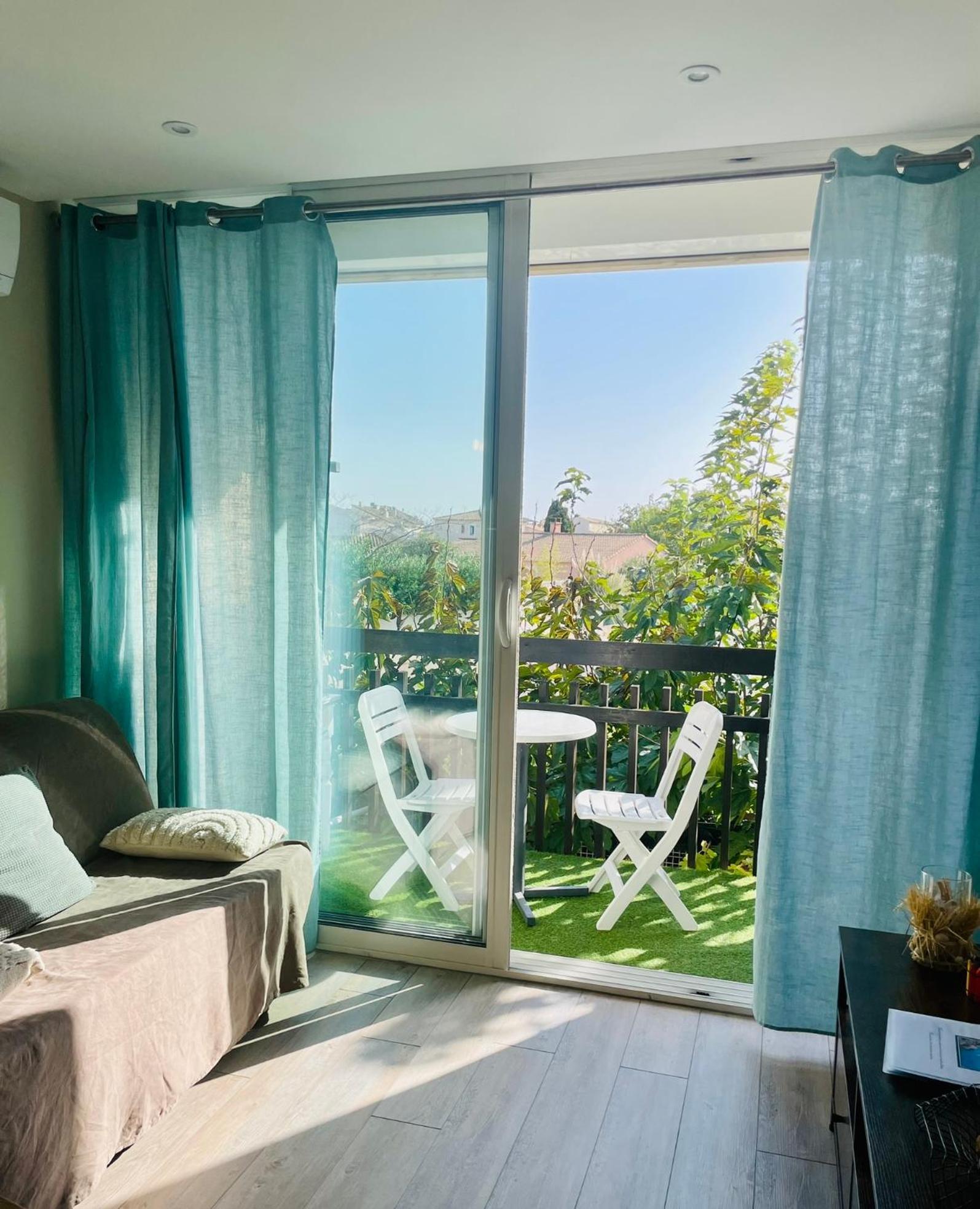 Appartement 6 Personnes Le Grau-du-Roi Ruang foto